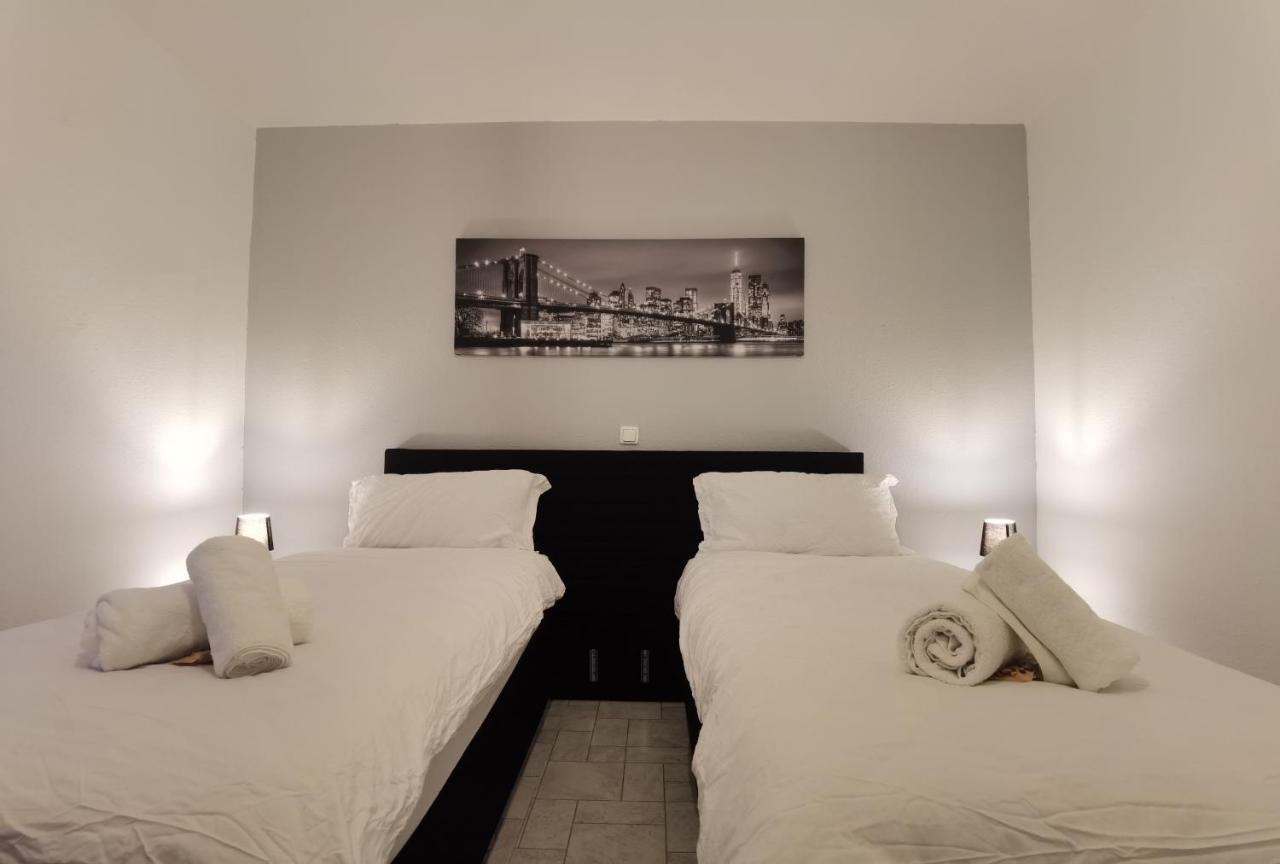 Arbeitsplatz, Balkon, Tiefgarage Naehe Neue Messe Apartment Leipzig Luaran gambar
